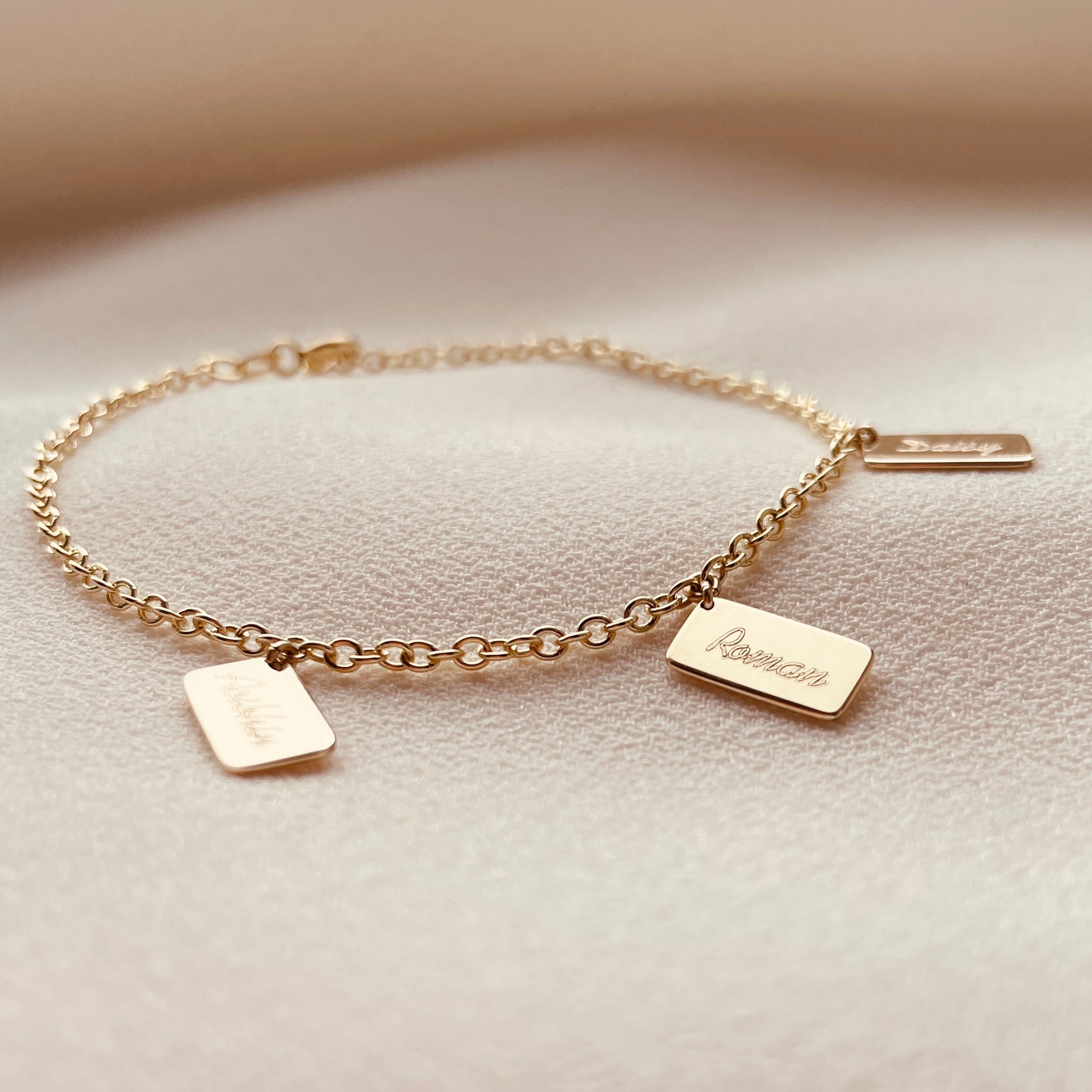 Story Bracelet - 18ct Gold