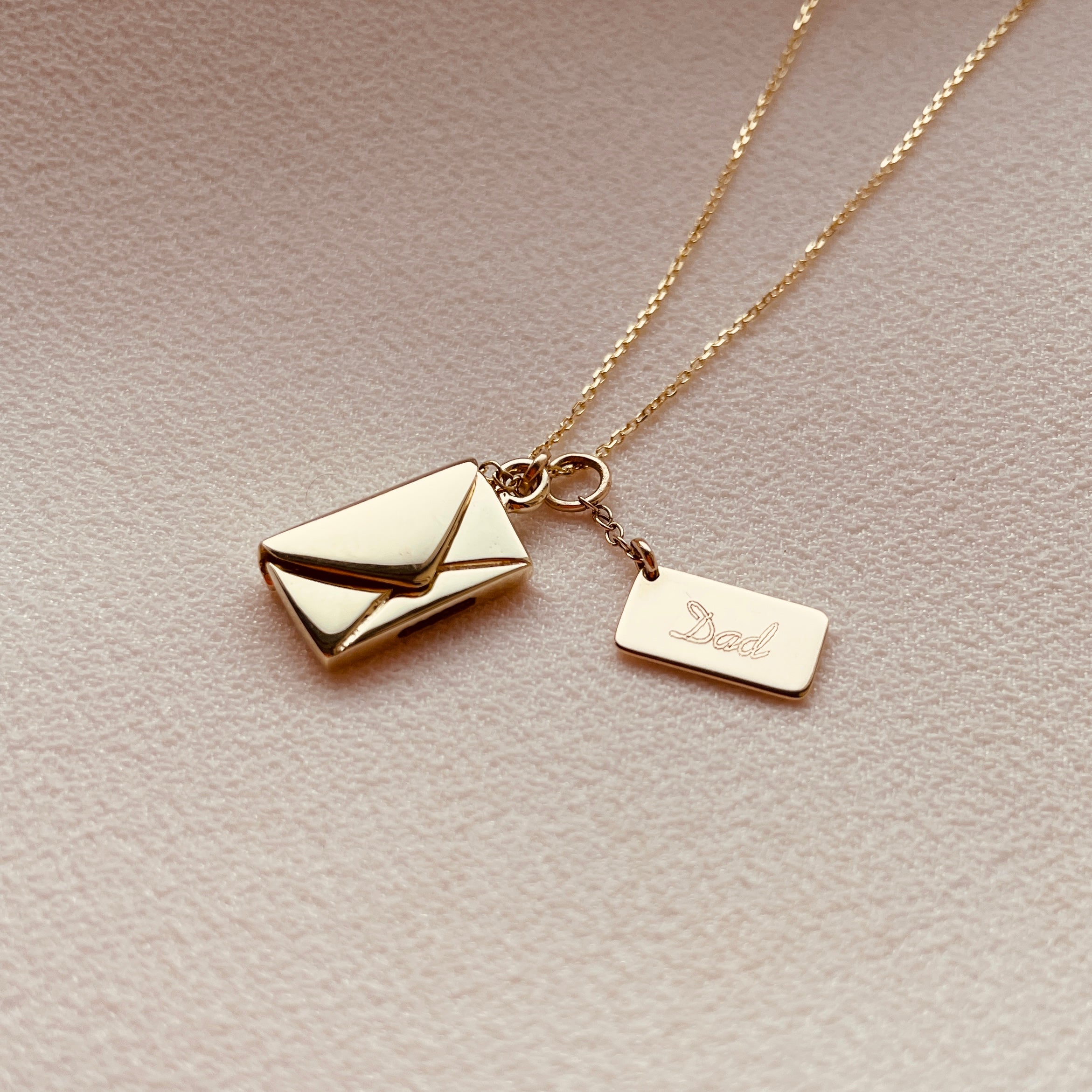 Signature Slip – 9ct Gold